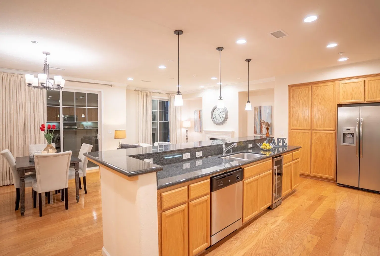 2 bed, 2.5 bath, 1512 sqft, $3,500 — Photo 3