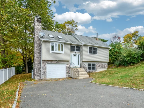 25 Noe Place, Beacon Falls, CT 06403