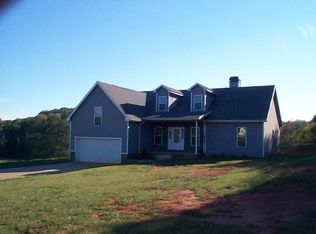 16 Middle Fork Ln, Carnesville, GA 30521