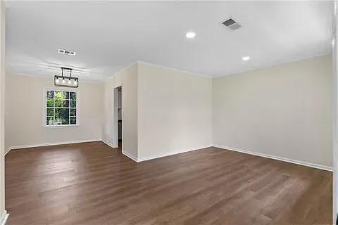 3 bed, 1496 sqft, $1,900 — Photo 2