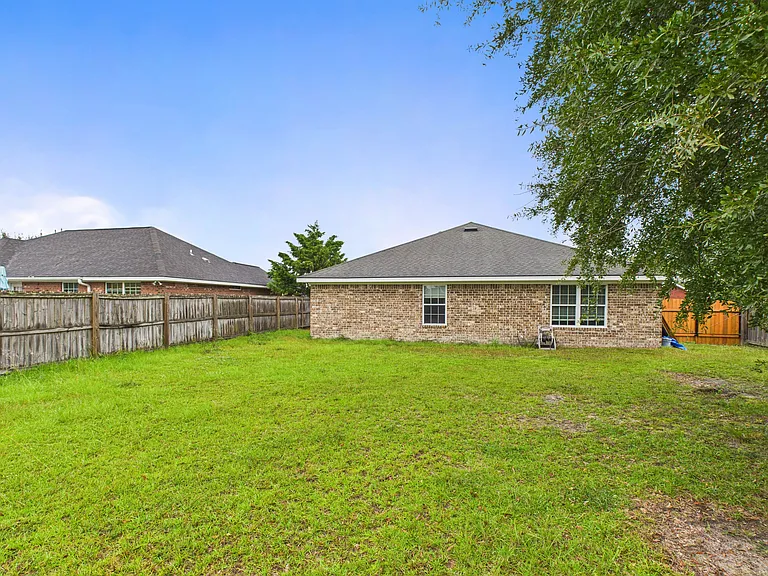 129 Grandview Dr — Photo 35