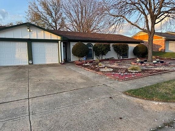 3rd image of 1825 Schumac Ln