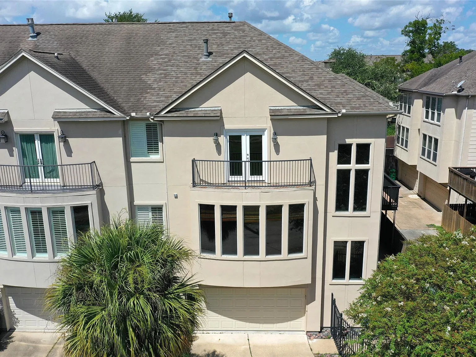 3 bed, 3.5 bath, 2580 sqft, $3,100 — Photo 4