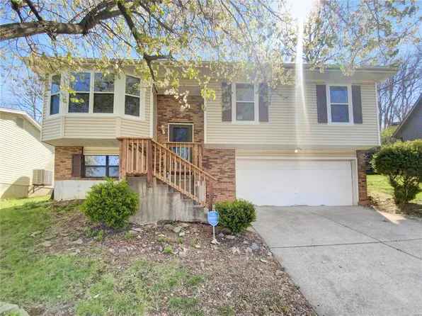 852 Country Glen Dr, Imperial, MO 63052