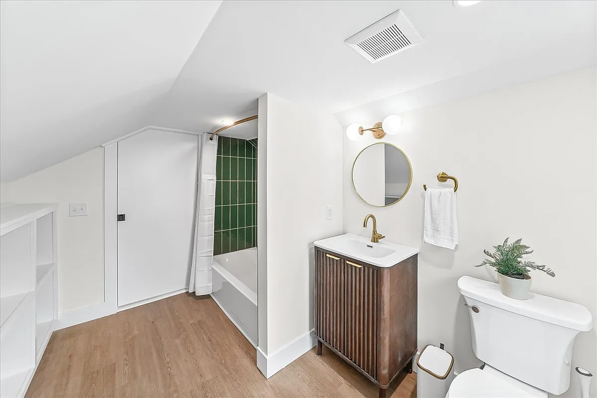3 bed, 1422 sqft, $5,000 — Photo 3