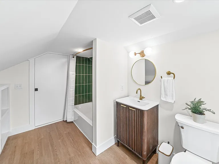 8 Stanton Ave — Photo 3
