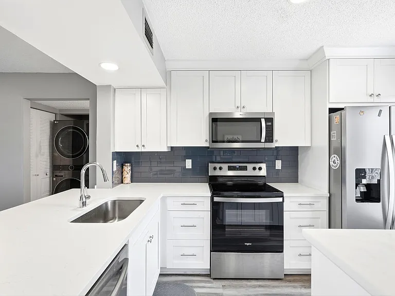 6105 Palma Del Mar Blvd S #219 — Photo 16