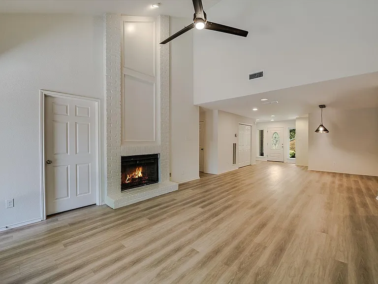 7911 Cavalry Ct — Photo 17