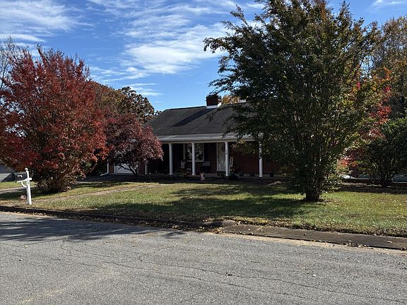 3rd image of 18A Woodlawn Hts #18A