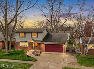 11467 Russell Ave, Plymouth, MI