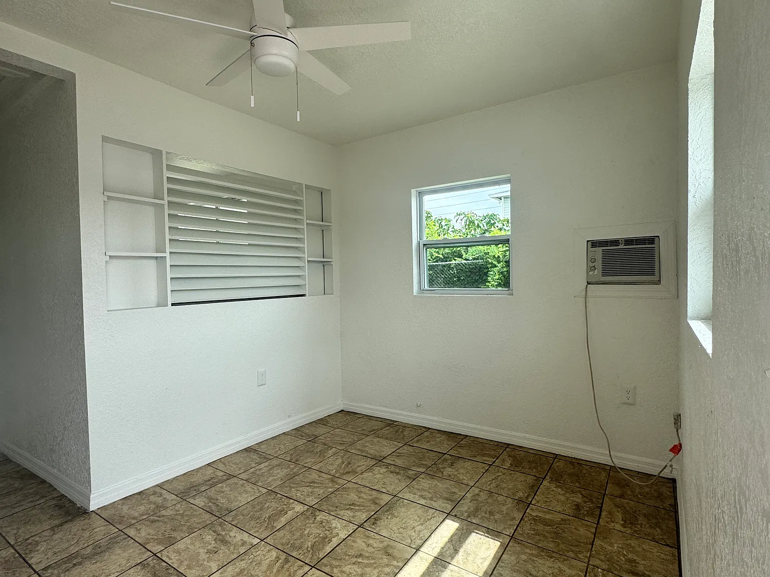 1 bed, 260 sqft, $900 — Photo 1