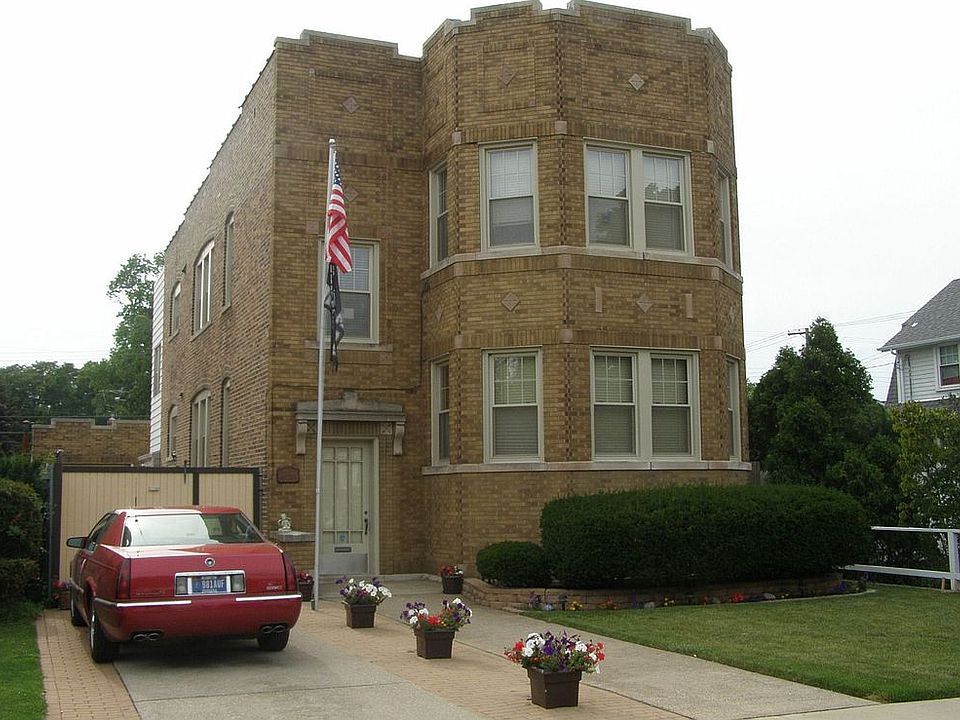 2nd image of 2012 Davis Ave