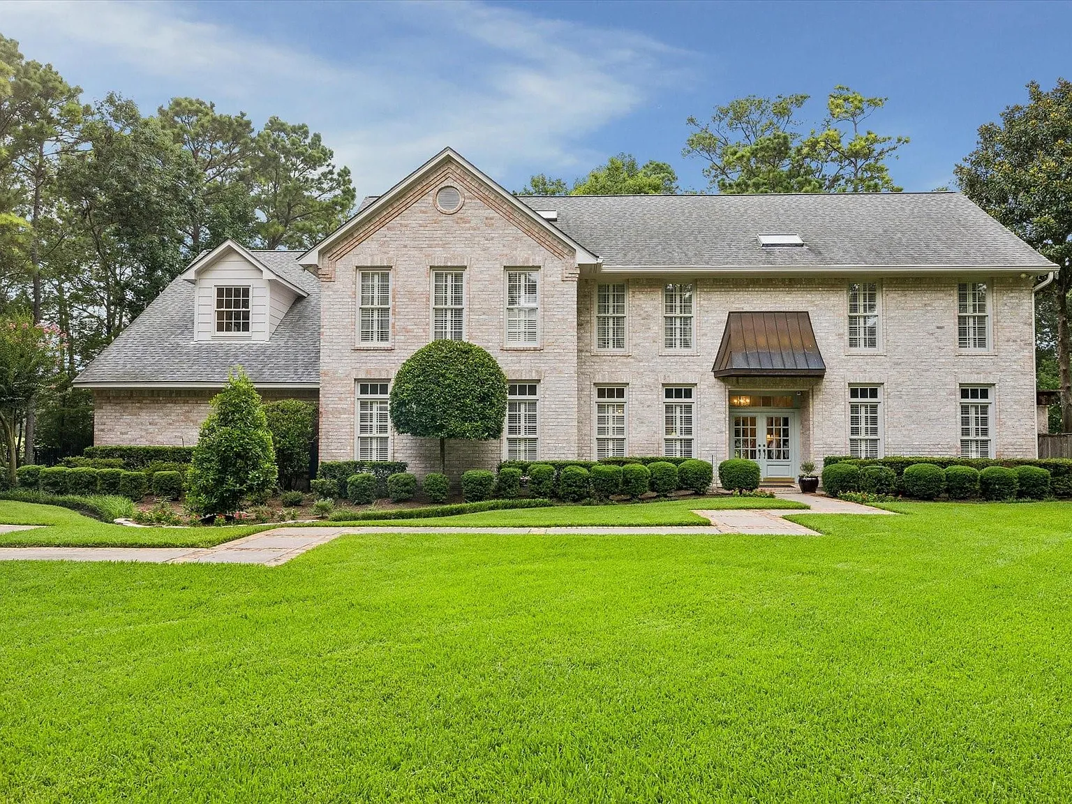 4 bed, 6.0 bath, 5350 sqft, $10,500 — Photo 4