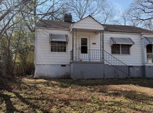 528 Lake Dr, Hapeville, GA 30354