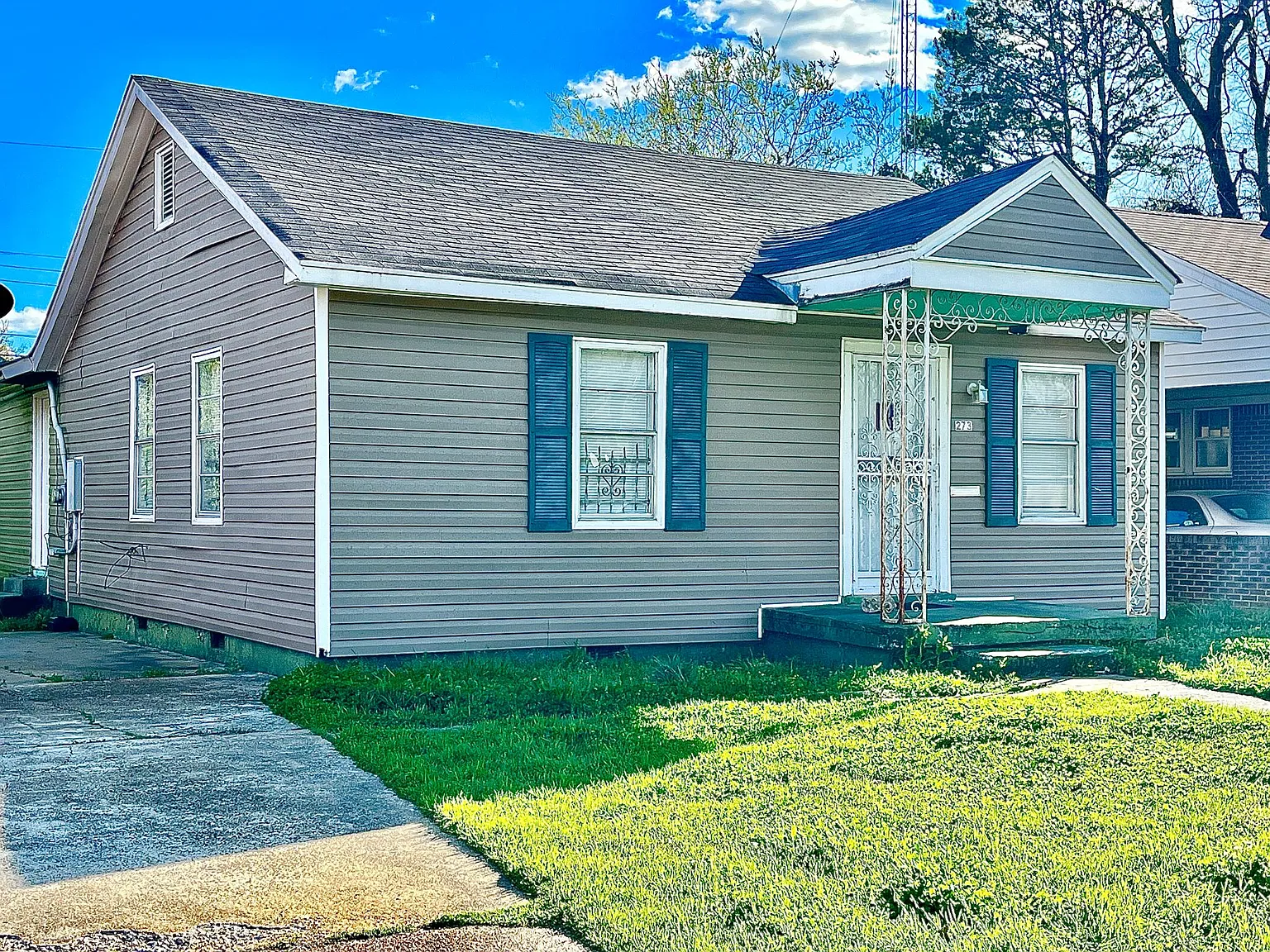 3 bed, 1.5 bath, 1500 sqft, $1,100 — Photo 2