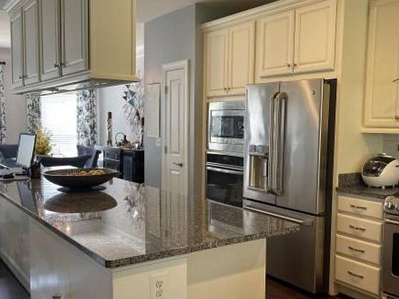 3rd image of 8013 Turtle Creek Cir