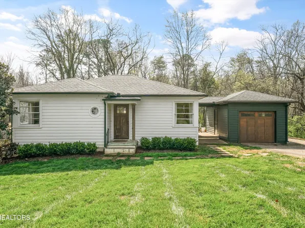 6800 Crystal Lake Dr, Knoxville, TN 37919