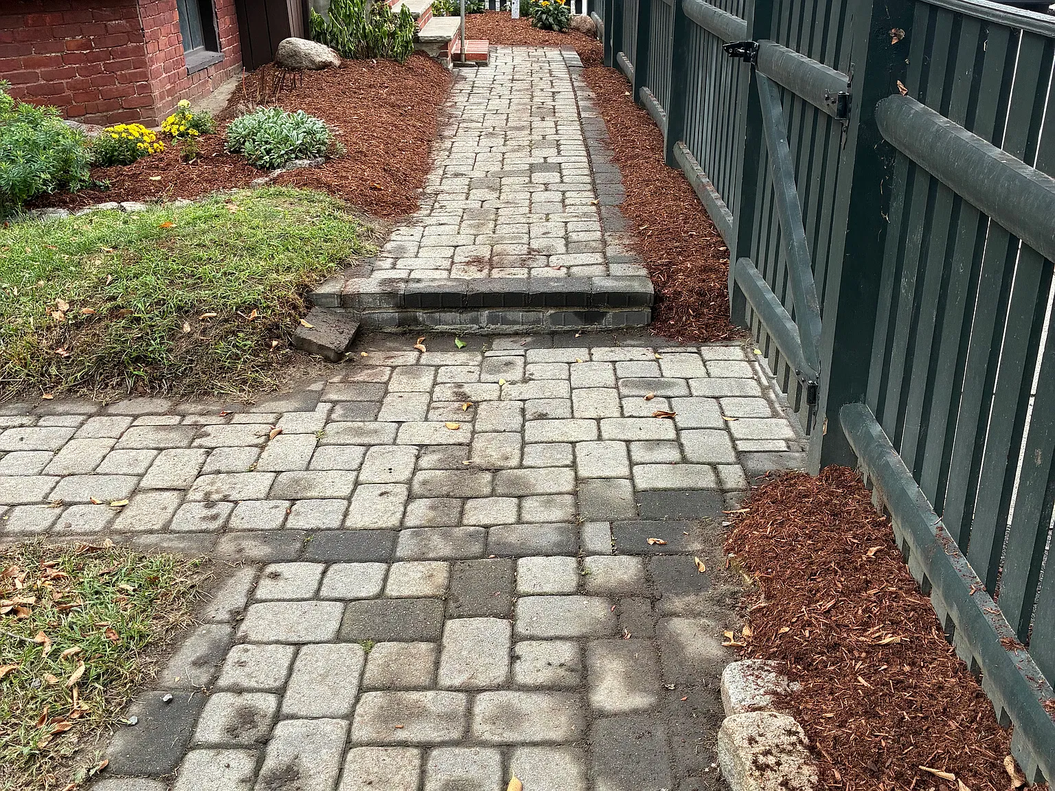5 bed, 3.0 bath, $7,000 — Photo 1