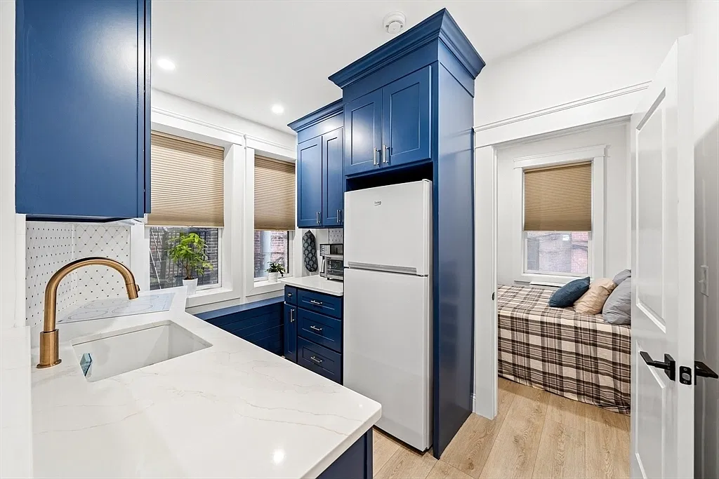 2 bed, $3,700 — Photo 1