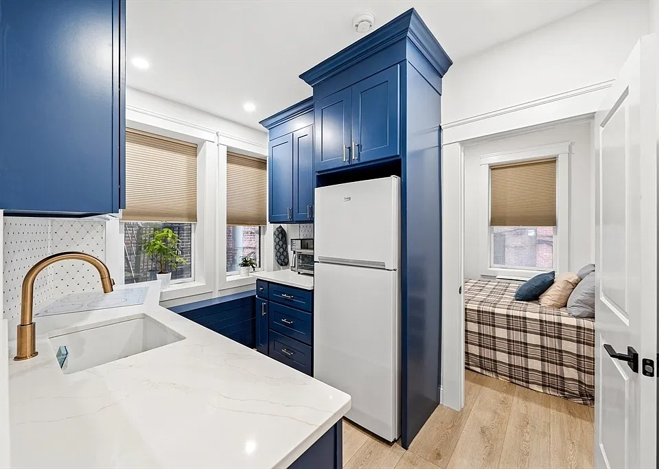 41 Irving St #4