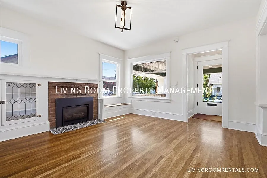 Classic Richmond Charm, Right in the Heart of SE Portland — Photo 3