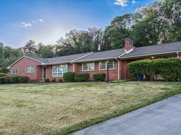 5105 Medmont Cir SW, Roanoke, VA 24018