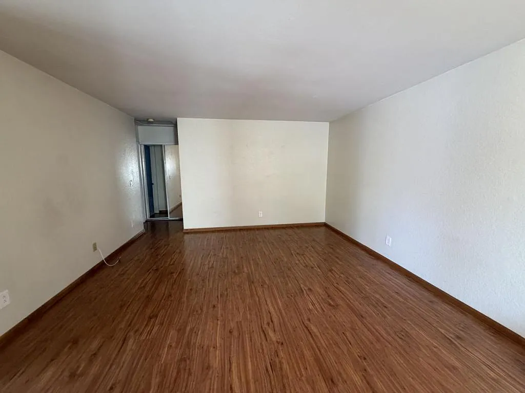 8355 Westmore Rd, unit 26 — Photo 2