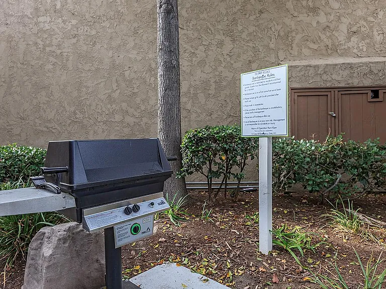 5001 Beach Blvd — Photo 21