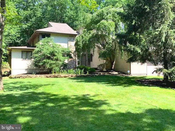 24 Lippincott Ave, Voorhees, NJ 08043