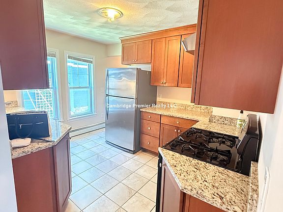 5th image of 21-23 Whitman St #1