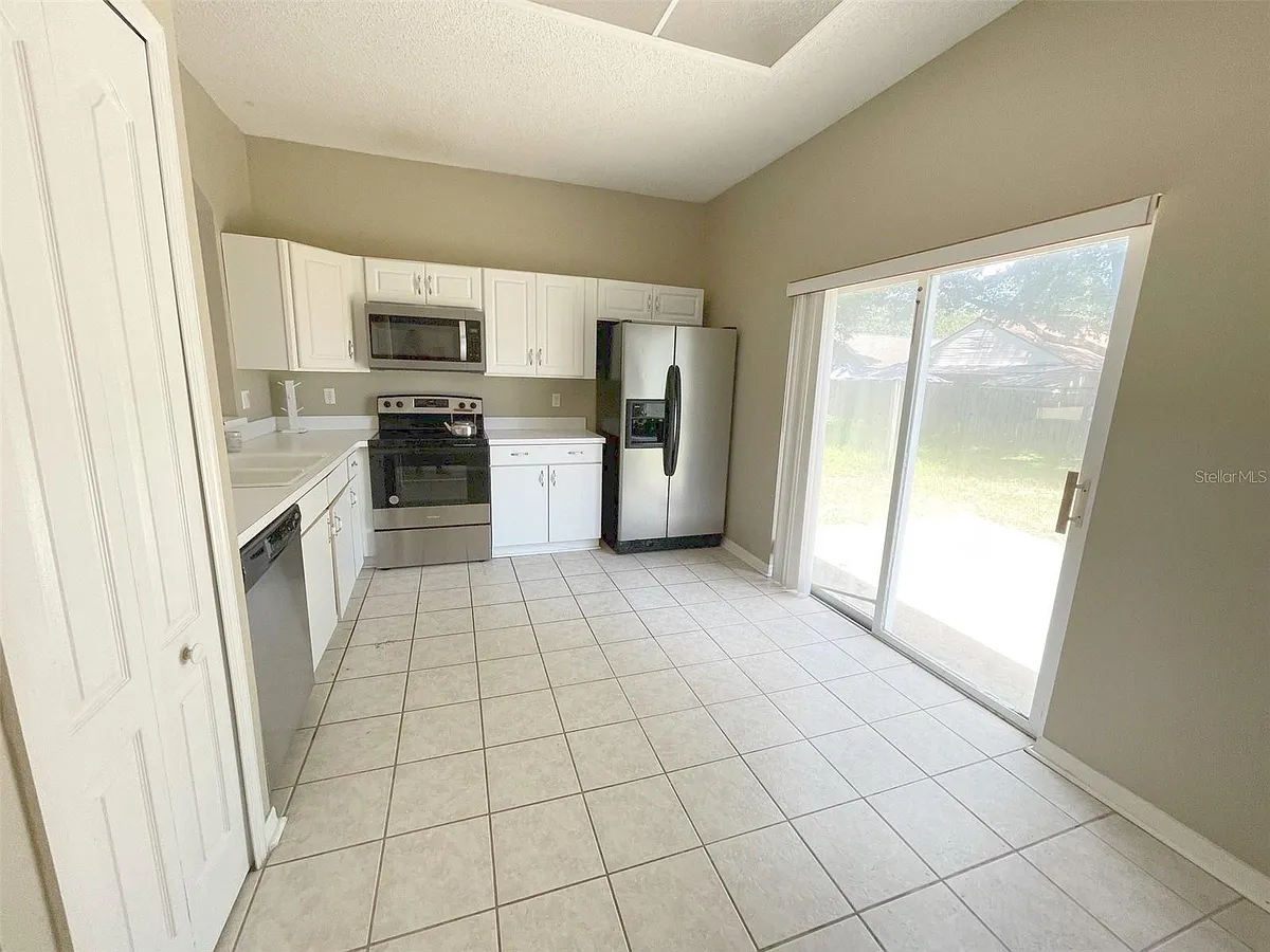 Building Photo - 12751 Woodbury Oaks Dr