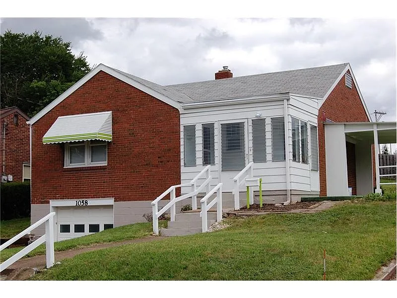 1058 Oak Ave photo 1