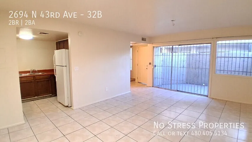 2 Bed Condo At 43rd Ave and Thomas! — Photo 4