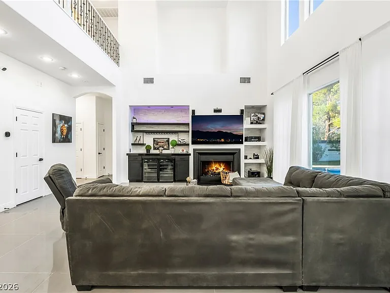 10570 Eagle Nest St — Photo 12
