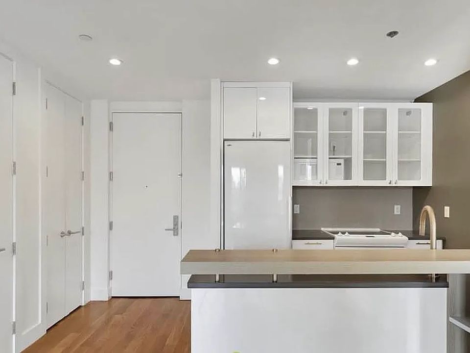 1st image of 15 Jackson St APT 6A