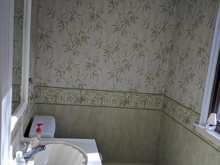 Bathroom Level1