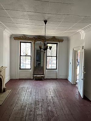4th image of 282 Alexander Ave