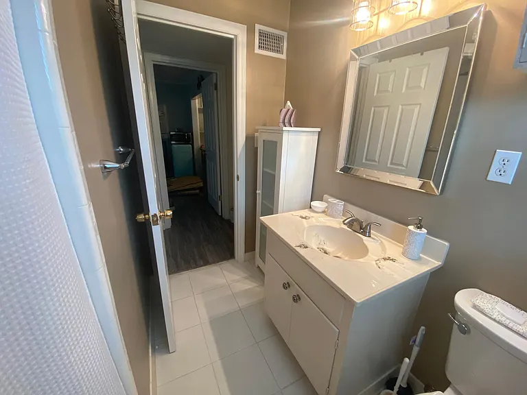1830 Queens Way — Photo 35