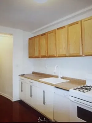 Rented by City Connections Realty | media 6