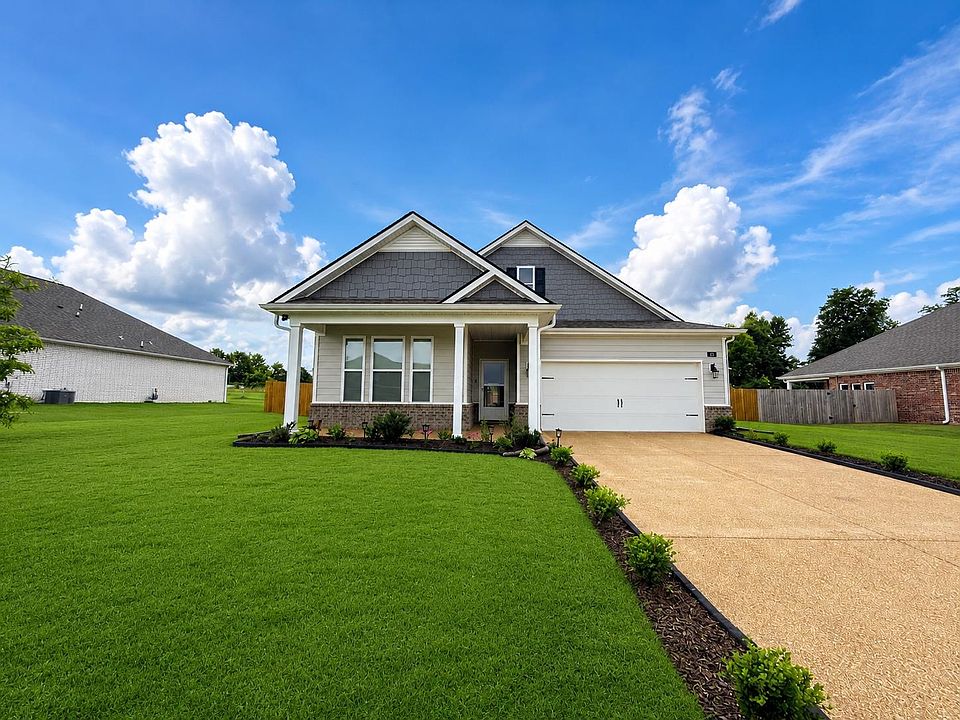 1st image of 525 Azalea Dr
