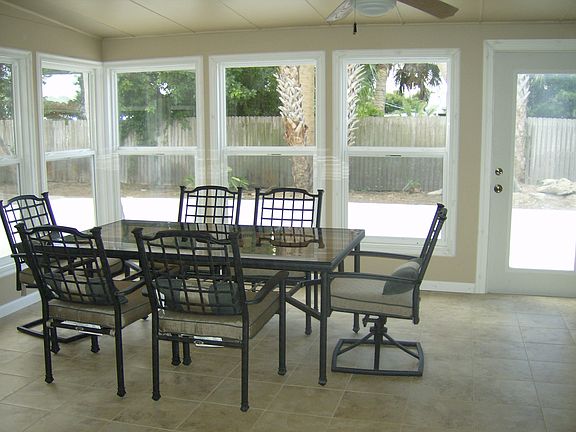 3rd image of 1216 Flagstone Dr