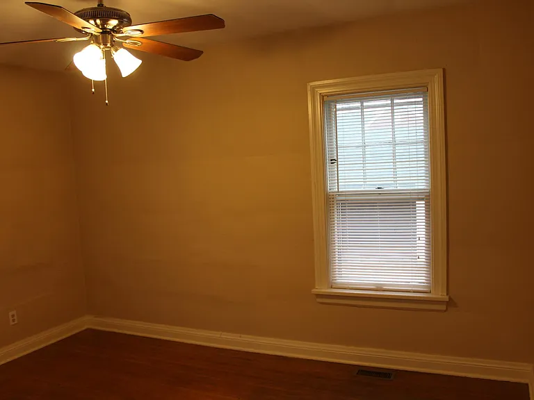 423 Wallace Ave #1 — Photo 3