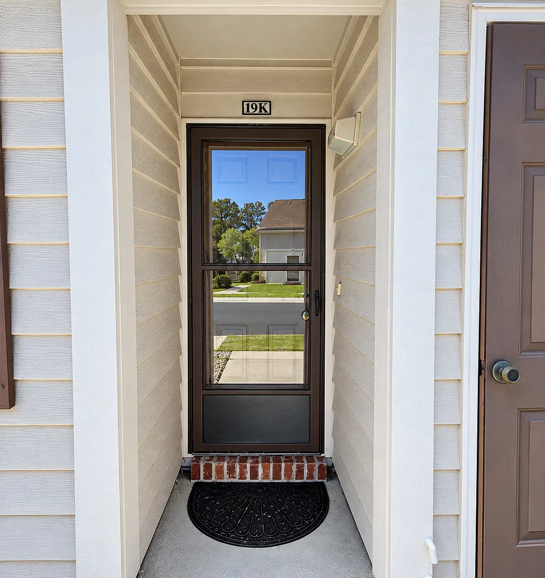 2 bed, 2.5 bath, 1100 sqft, $1,600 — Photo 2
