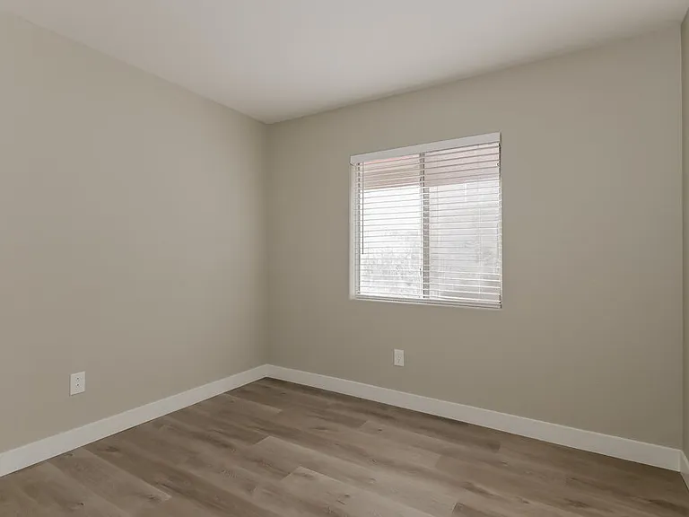 1212 Autumn Ridge Cir — Photo 13