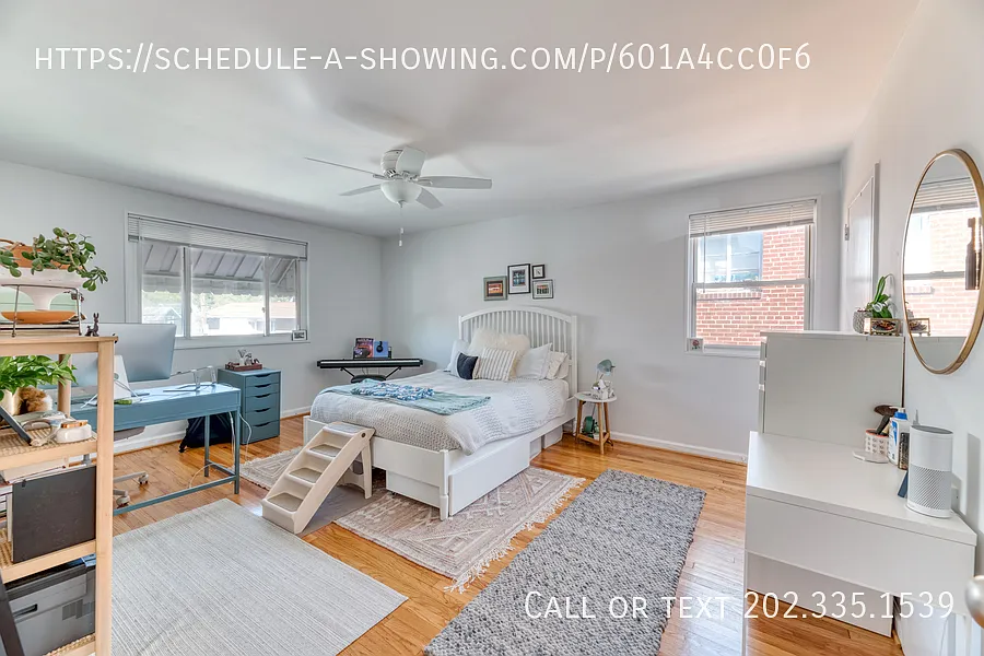 1525 Channing St NE