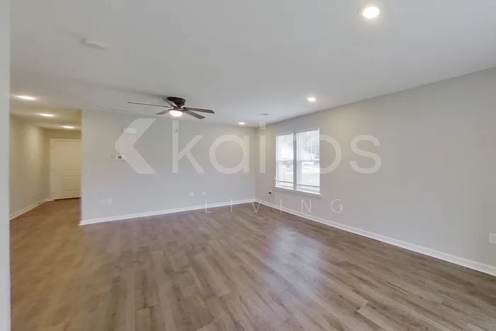 122 Cottage Grove Rd — Photo 9