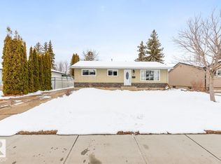 39 Crane Rd, Strathcona County, AB T8A 0J1