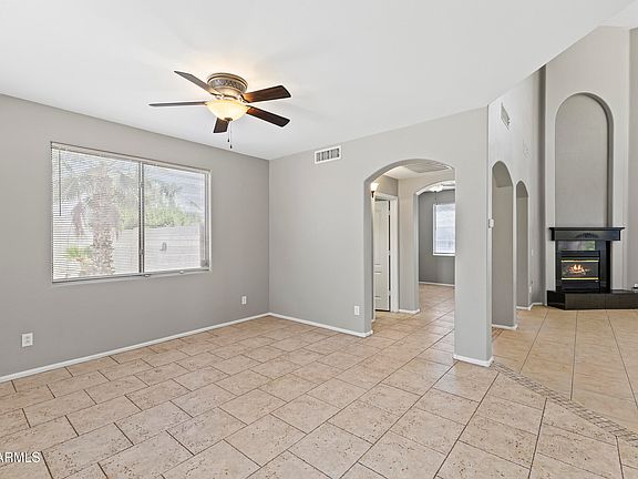 3rd image of 11209 W Cambridge Avenue