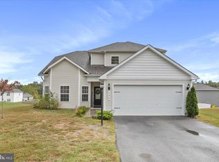 300 Headwaters Dr, Falling Waters, WV 25419