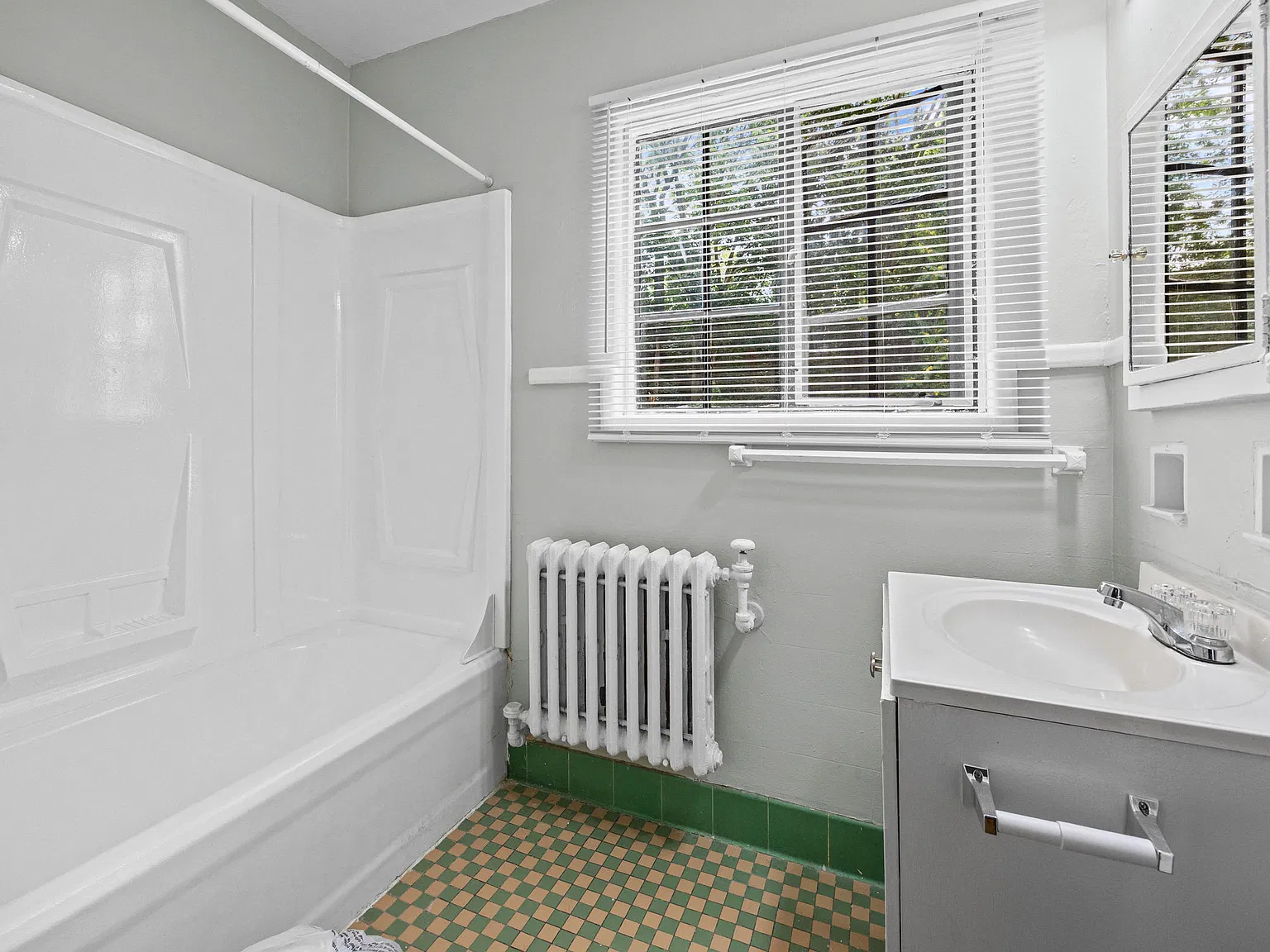 117 Highland Prkwy — Photo 3